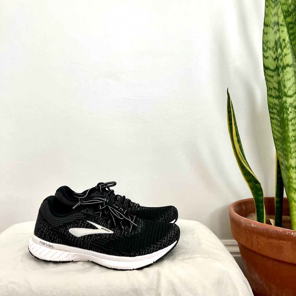 Brooks Running Sneaker - Picture 2 of 6